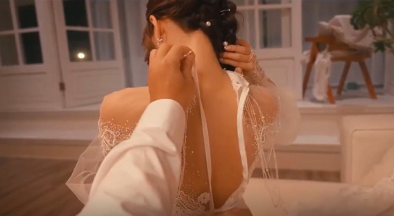 Chàng Trai Có Thân Hình Đẹp May Mắn Được Phang Cả Phù Dâu Lẫn Cô Dâu Xinh Đẹp Vú To Trong Ngày Cưới
